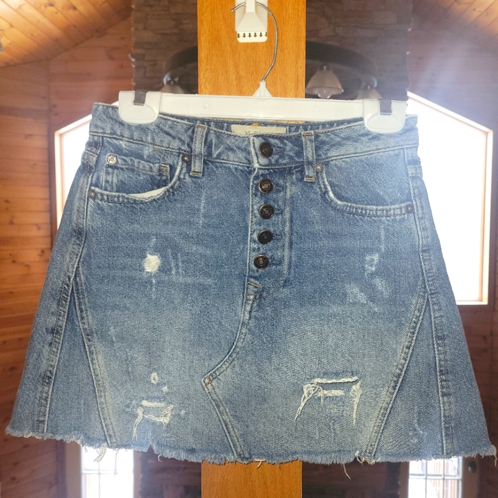 💰⏳️Free People ultra cute distressed mini skirt size 26